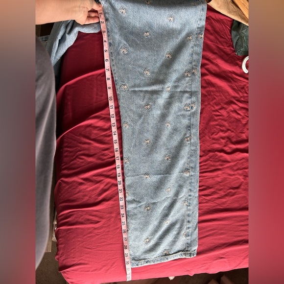 Cotton On Embroidered Jeans Loose High Rise Straight Leg - Picture 10 of 12